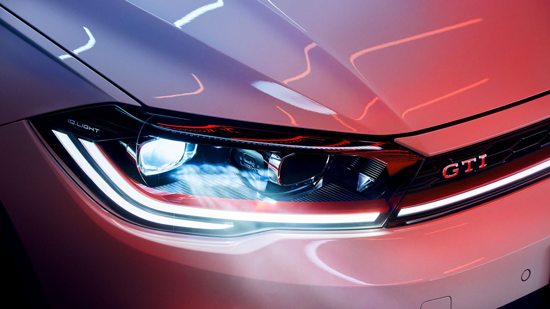 Detailansicht eines IQ.Light LED-Matrix-Scheinwerfers vom VW Polo GTI