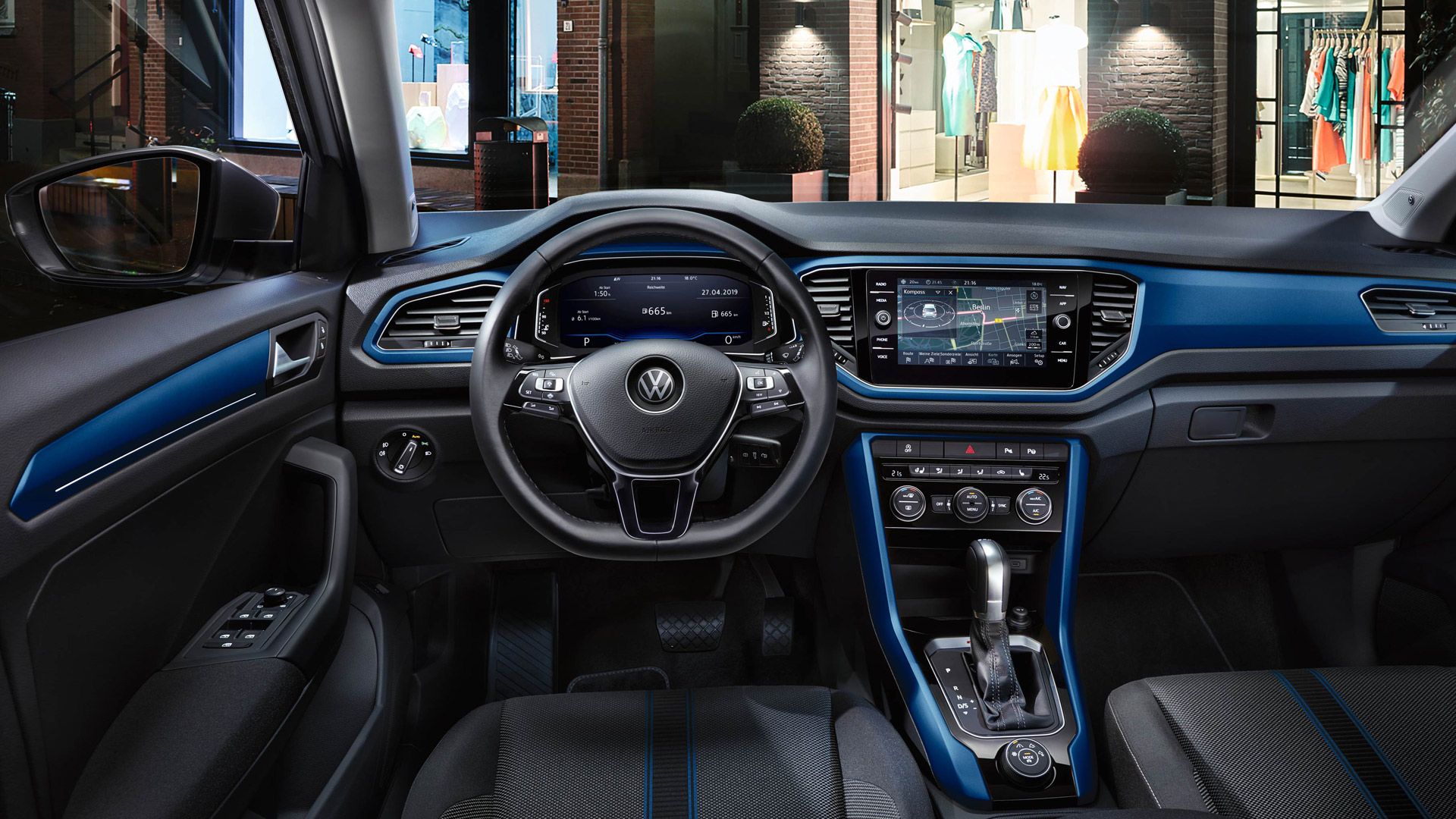 VW T-Roc Vorgängermodell Interior mit blauem Akzent