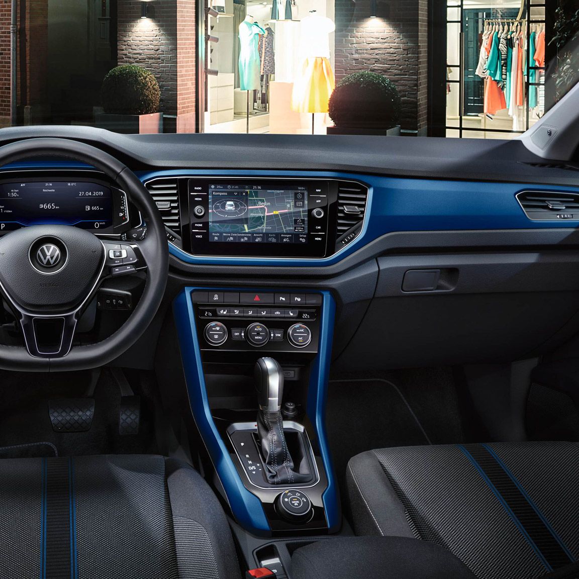 VW T-Roc Vorgängermodell Interior mit blauem Akzent