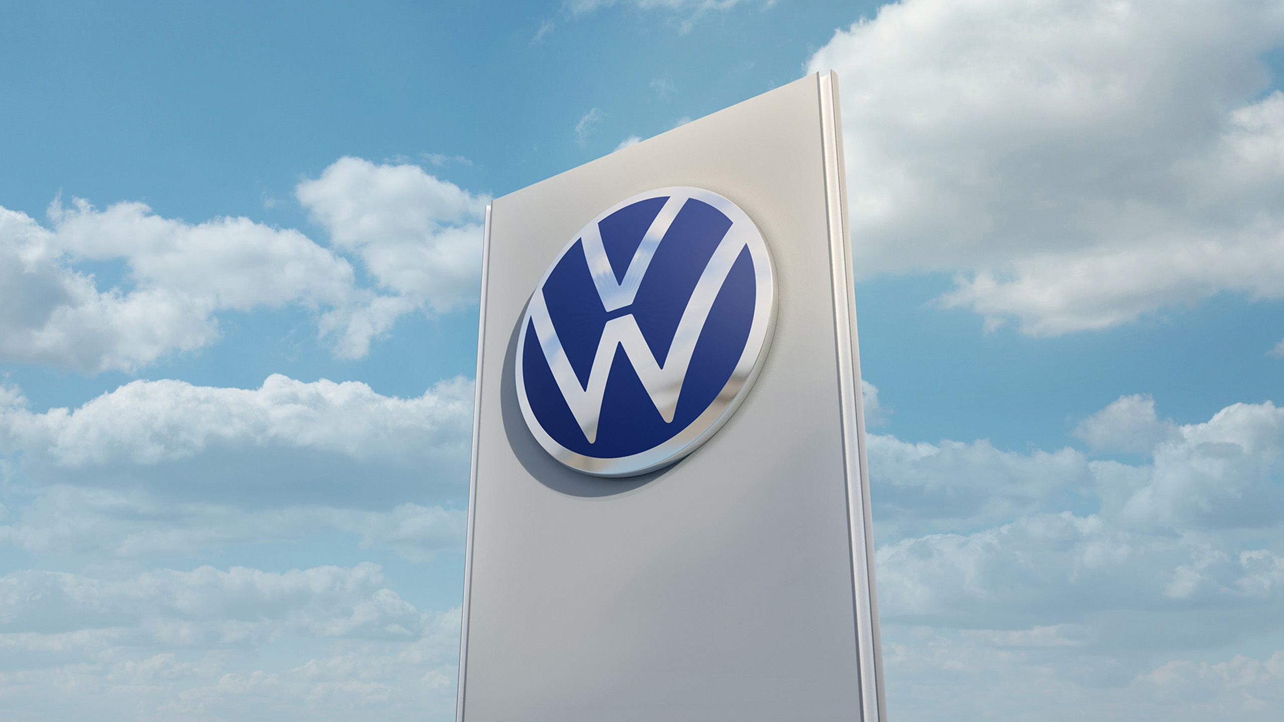 Pylon mit dem Volkswagen Markenlogo