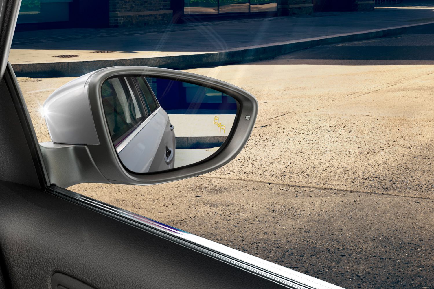 Außenspiegel des VW Jetta mit Blindspot-Sensor