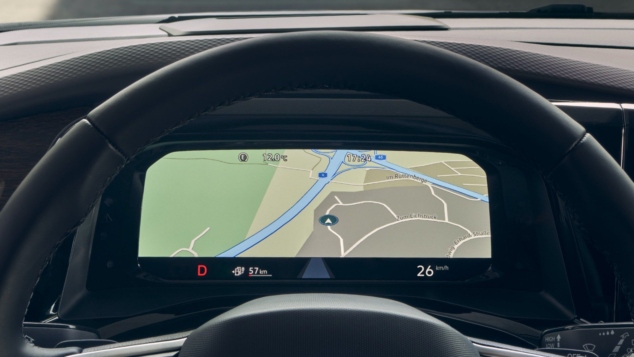 Die Navigationsanzeige im Digital Cockpit des neuen VW Multivan T7 2021.