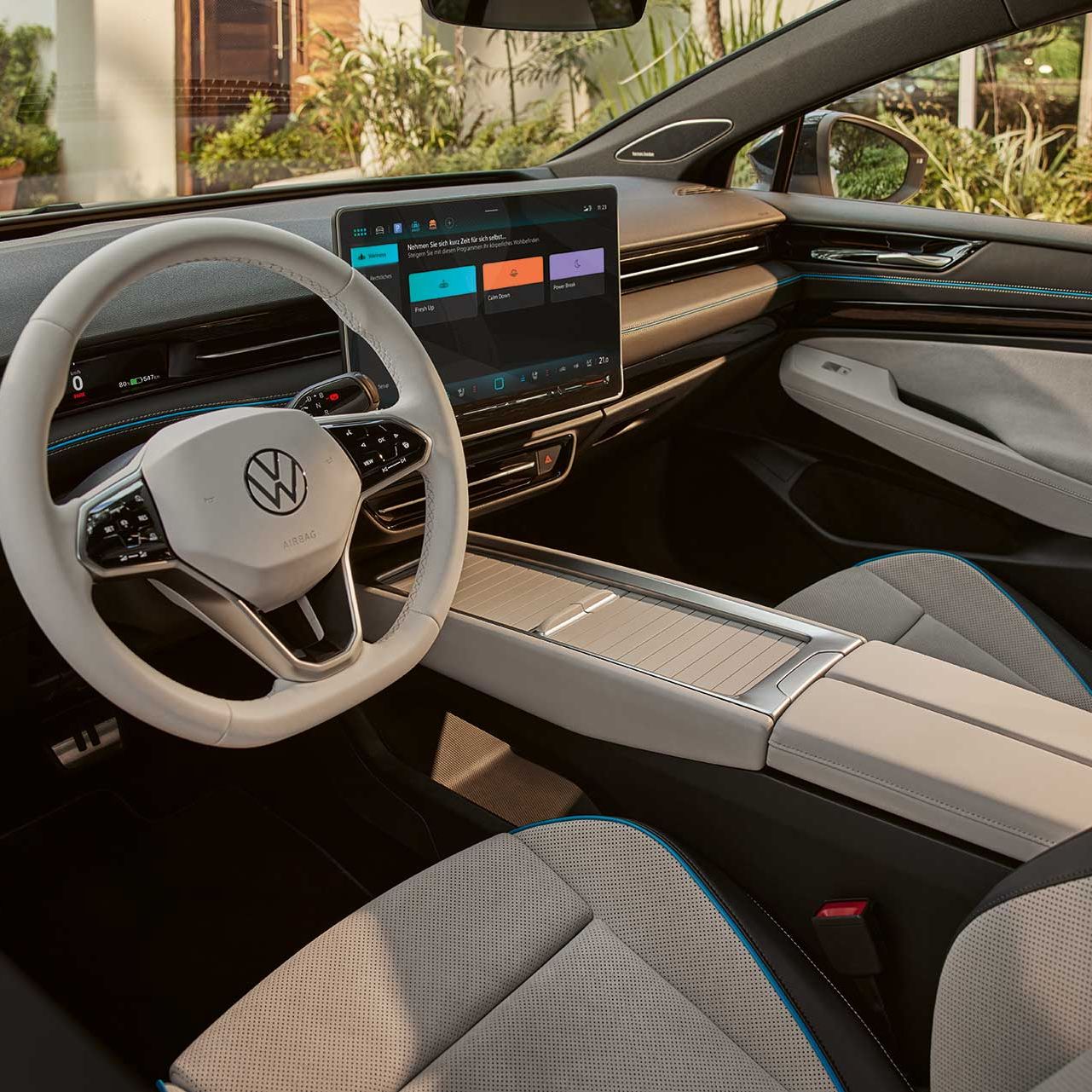 Ansicht des VW ID.7 Innenraumes mit weißer Ausstattung