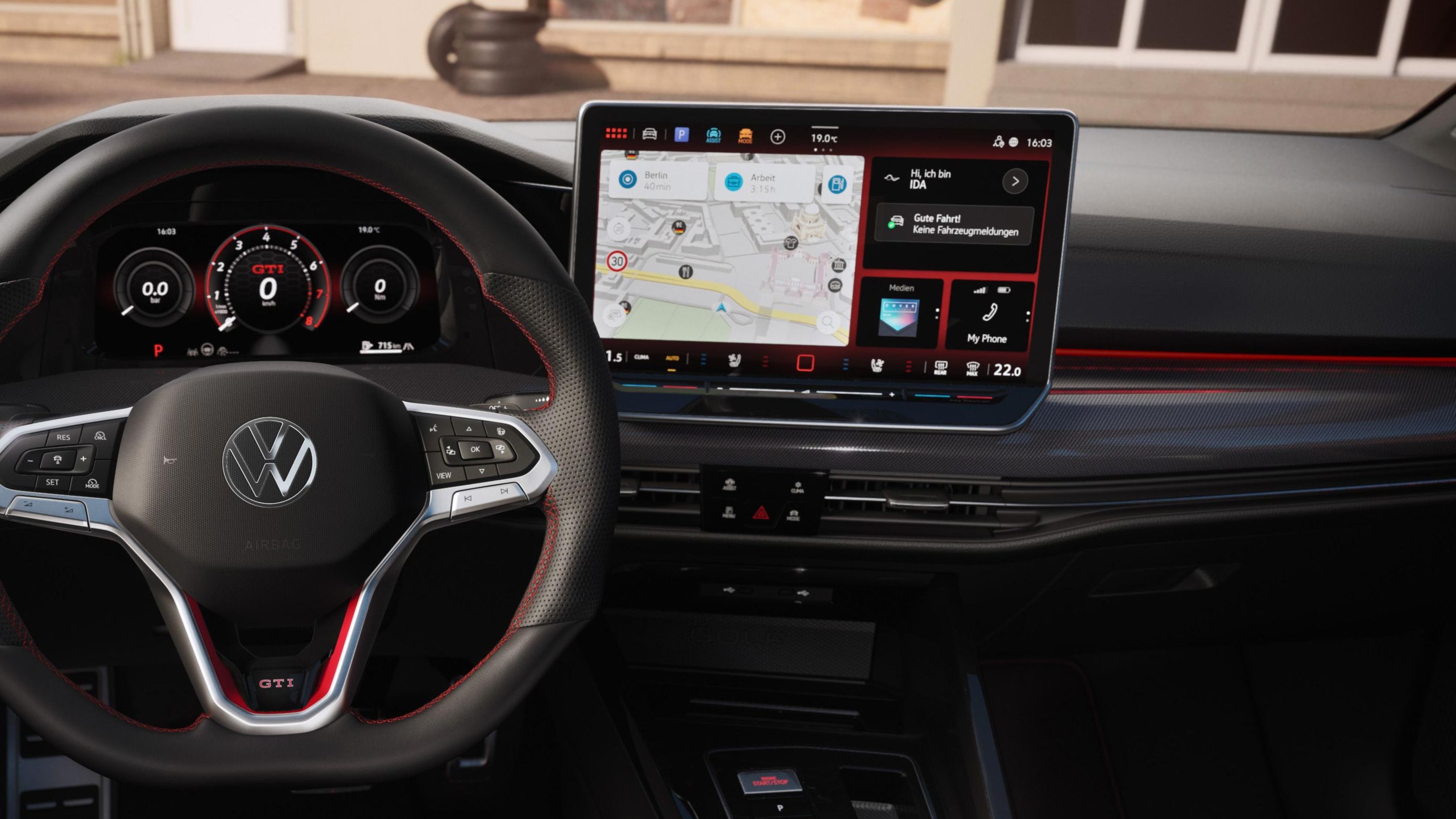 Lenkrad, Digital Cockpit und Infotainment des VW Golf GTI