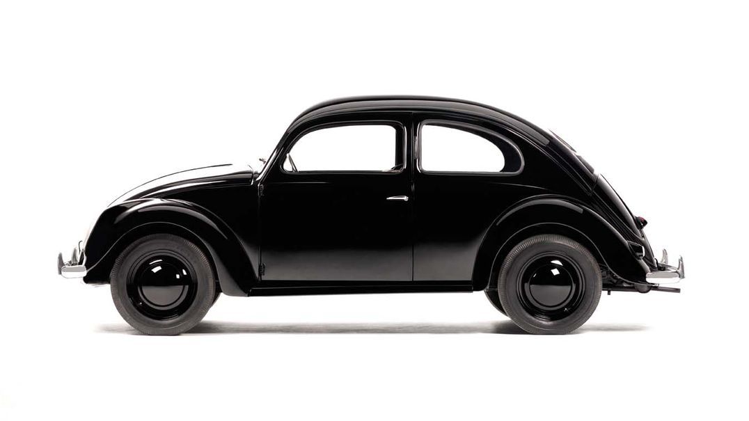 Schwarzer VW Käfer Oldtimer