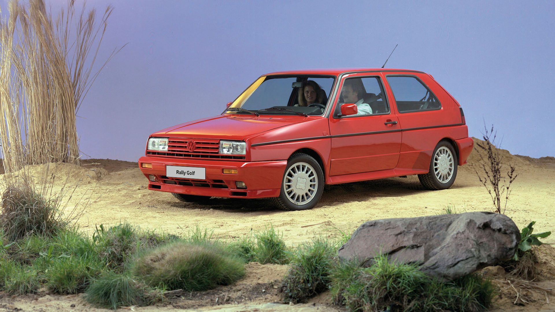 Der VW Rallye Golf in rot von vorne