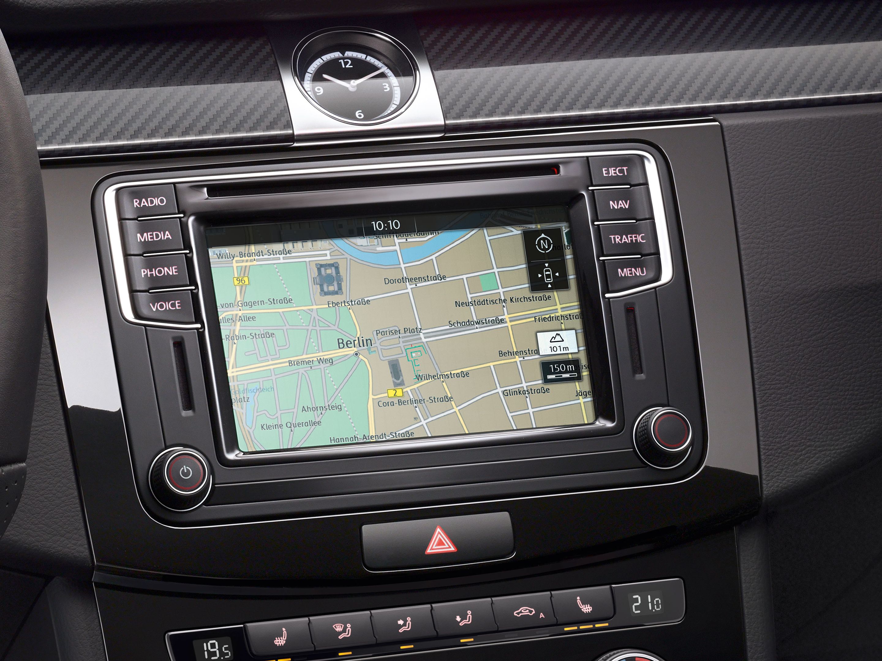 Zu sehen ist das Navigationssystem auf dem Display des Volkswagen cc R-Line.