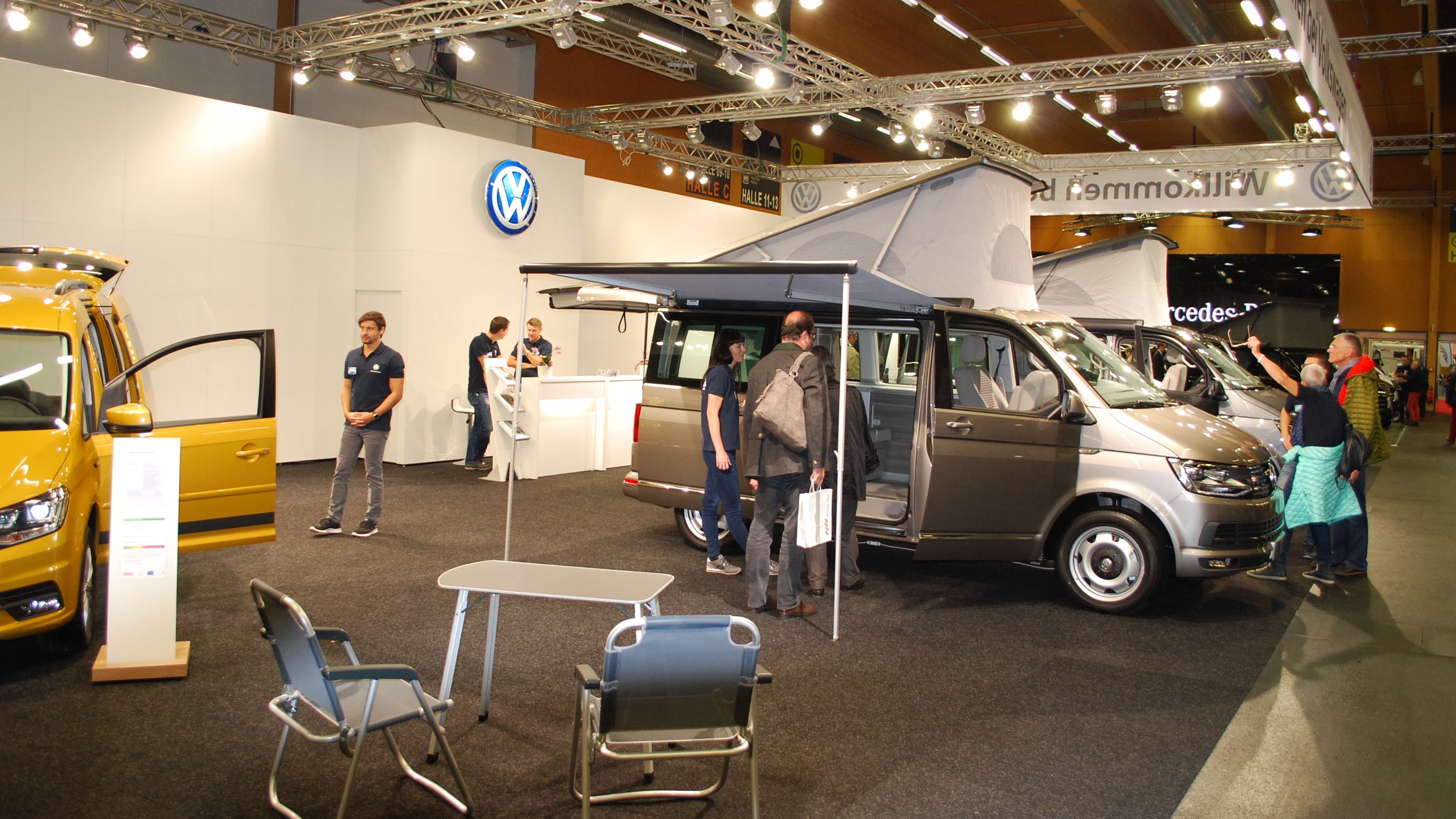 VW Messestand auf dem Caravan Salon Austria