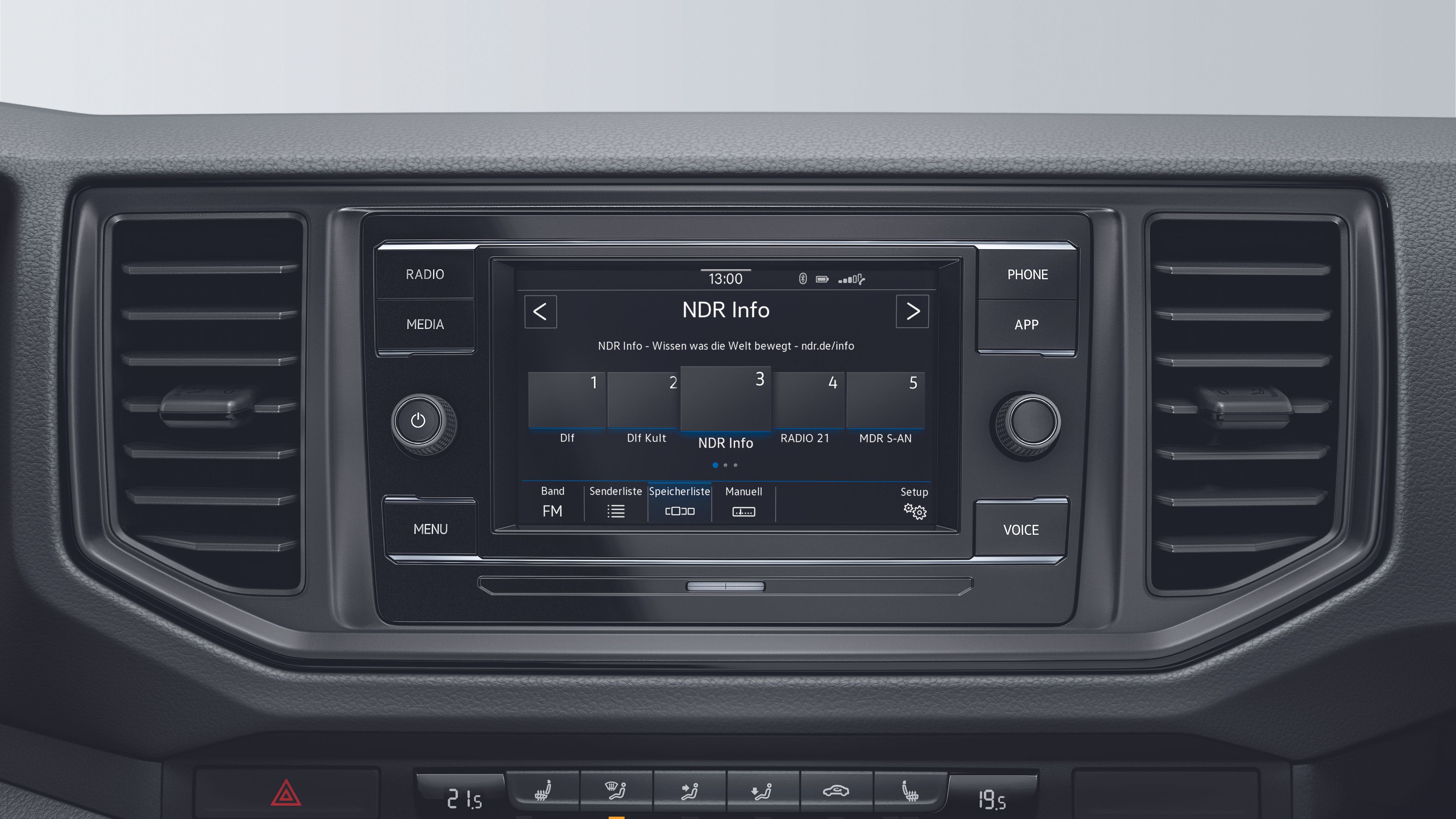 Radiosystem "Composition Media" im VW Crafter ist zu sehen. 