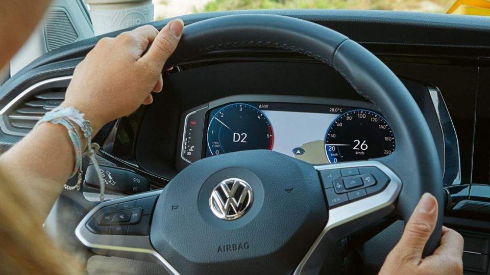 Detailansicht des Digital Cockpit im VW California 6.1