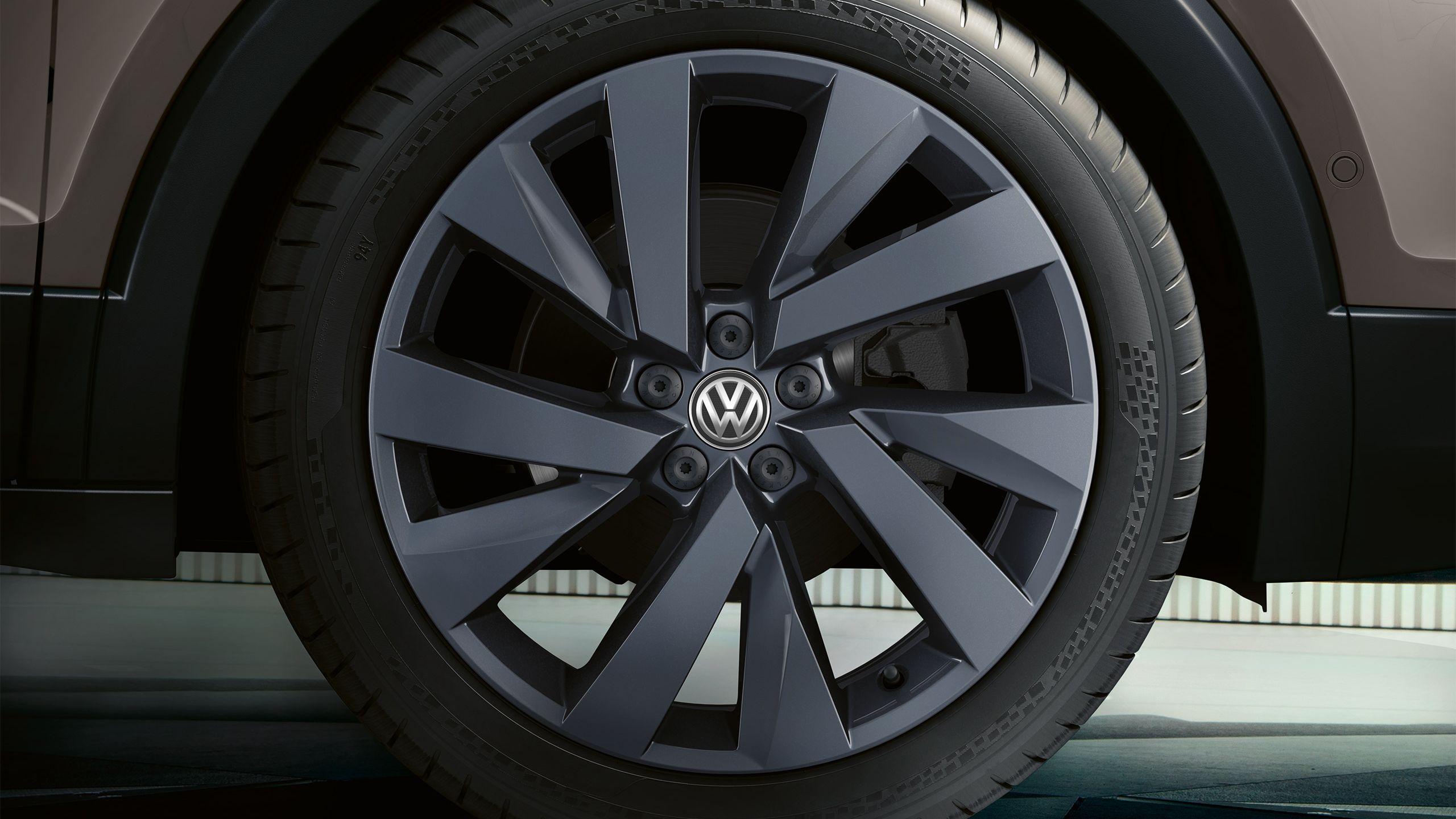 Optionale VW T-Cross Felge „Funchal“ in Adamantiumsilber 