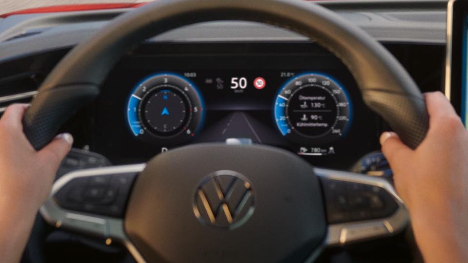 Perspektive des Fahrers, Head-up-Display im VW Tiguan
