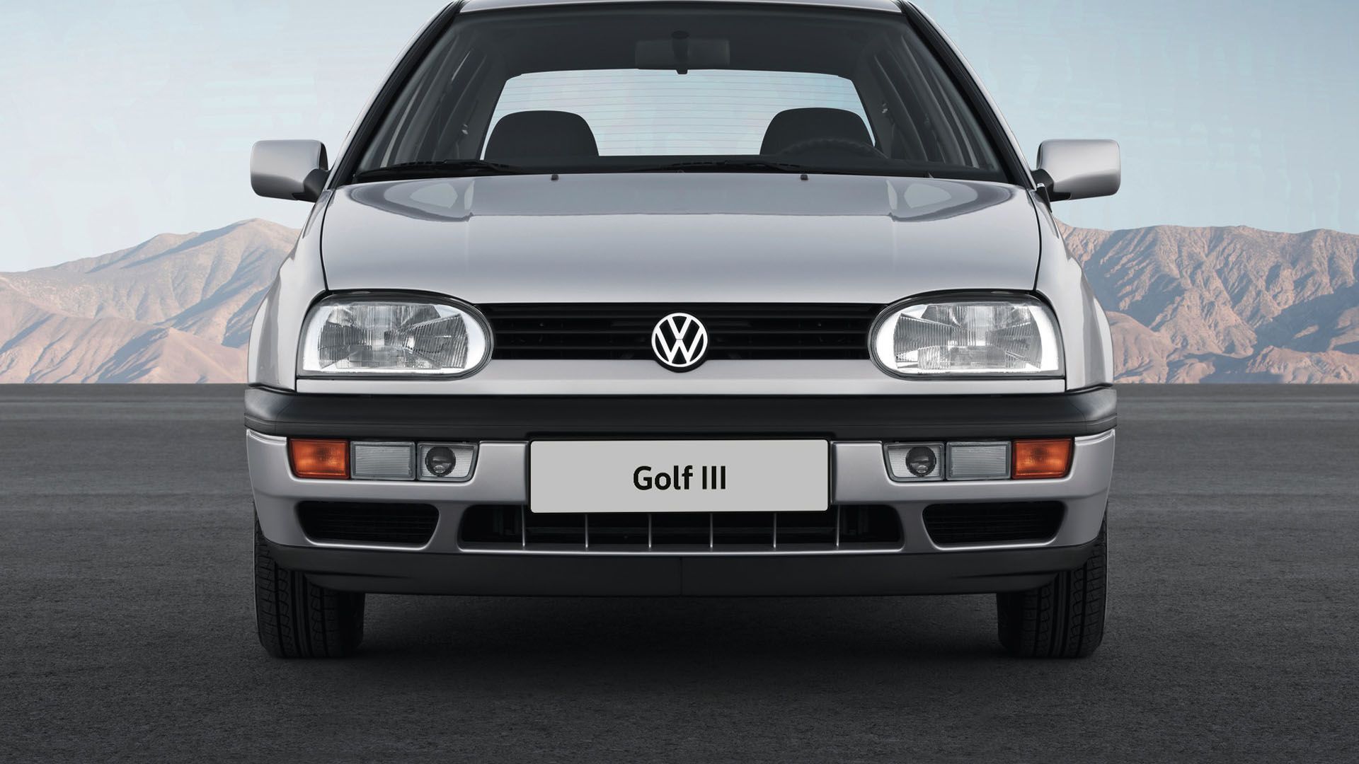 Der VW Golf 3 in silber von vorne