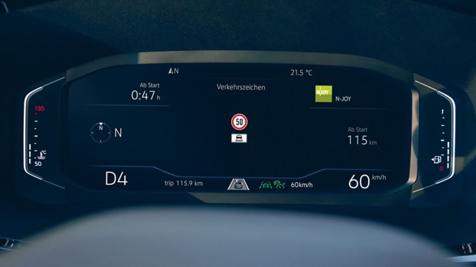 Digital Cockpit des VW Caravelle 6.1 mit Fahrerassistenzsystemen